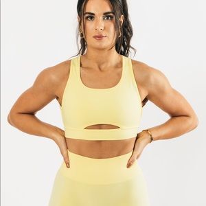 Alphalete Trinity bra- lemonade color size large